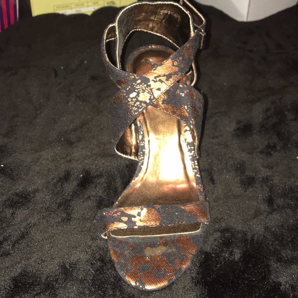 Heels - Picture 2 of 2